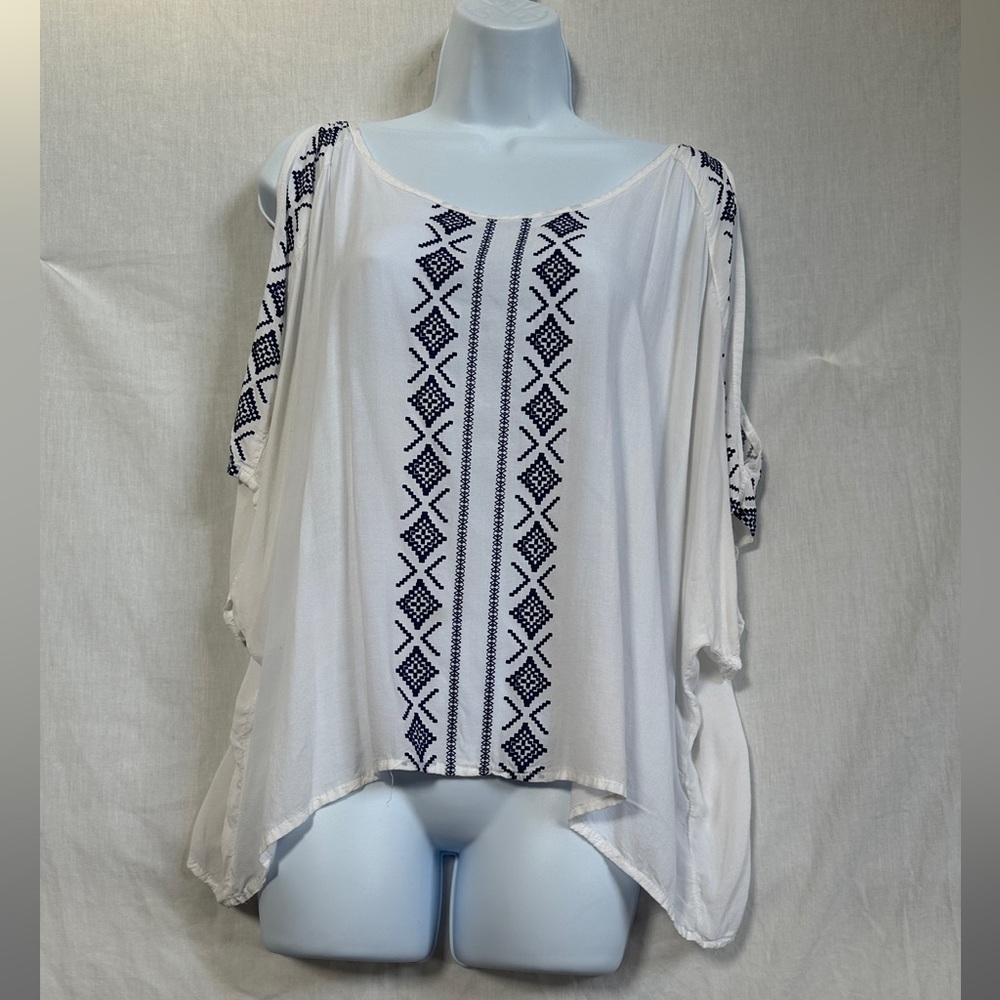 Lorimer NYC pretty flowing blouse cold shoulder/arm Size L